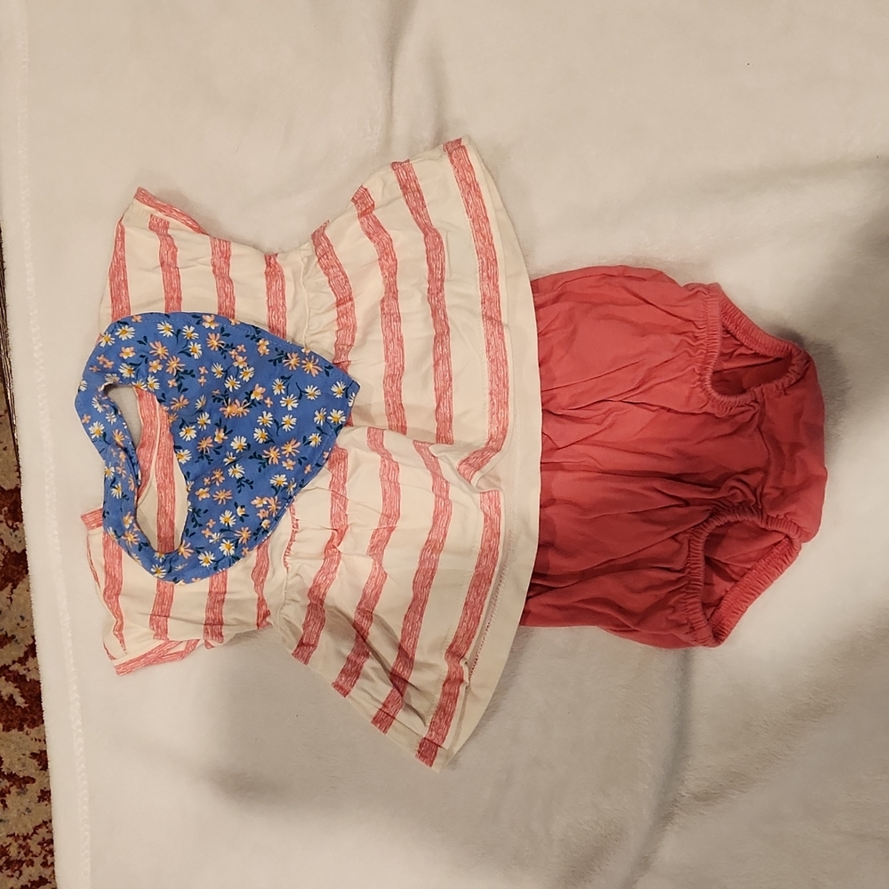 Old Navy 3-piece top, bloomers, and bib set